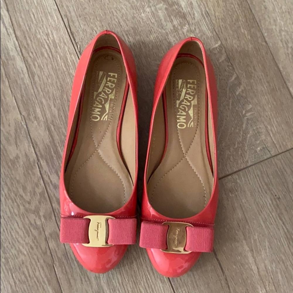 Ferragamo Vara Bow Ballerina Flats coral